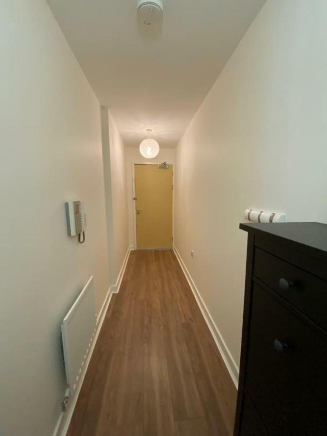 Central Milton Keynes Hub One Bedroom Secured Apartment Exterior photo