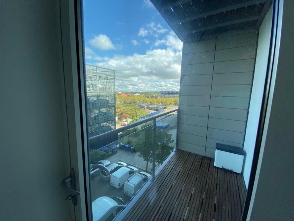 Central Milton Keynes Hub One Bedroom Secured Apartment Exterior photo